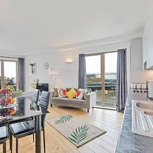 Panoramic Pad With Free Parking - By My Getaways Apartment